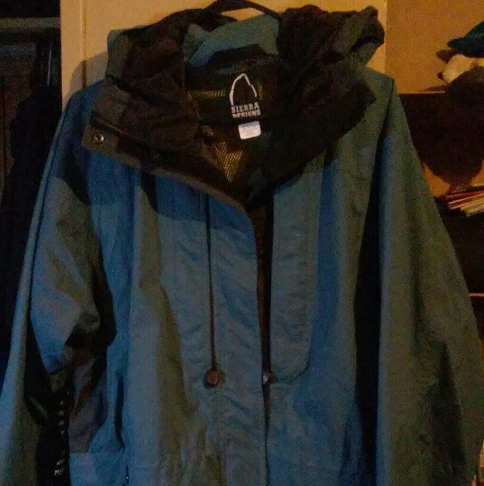 Sierra Designs lightweight windbreaker